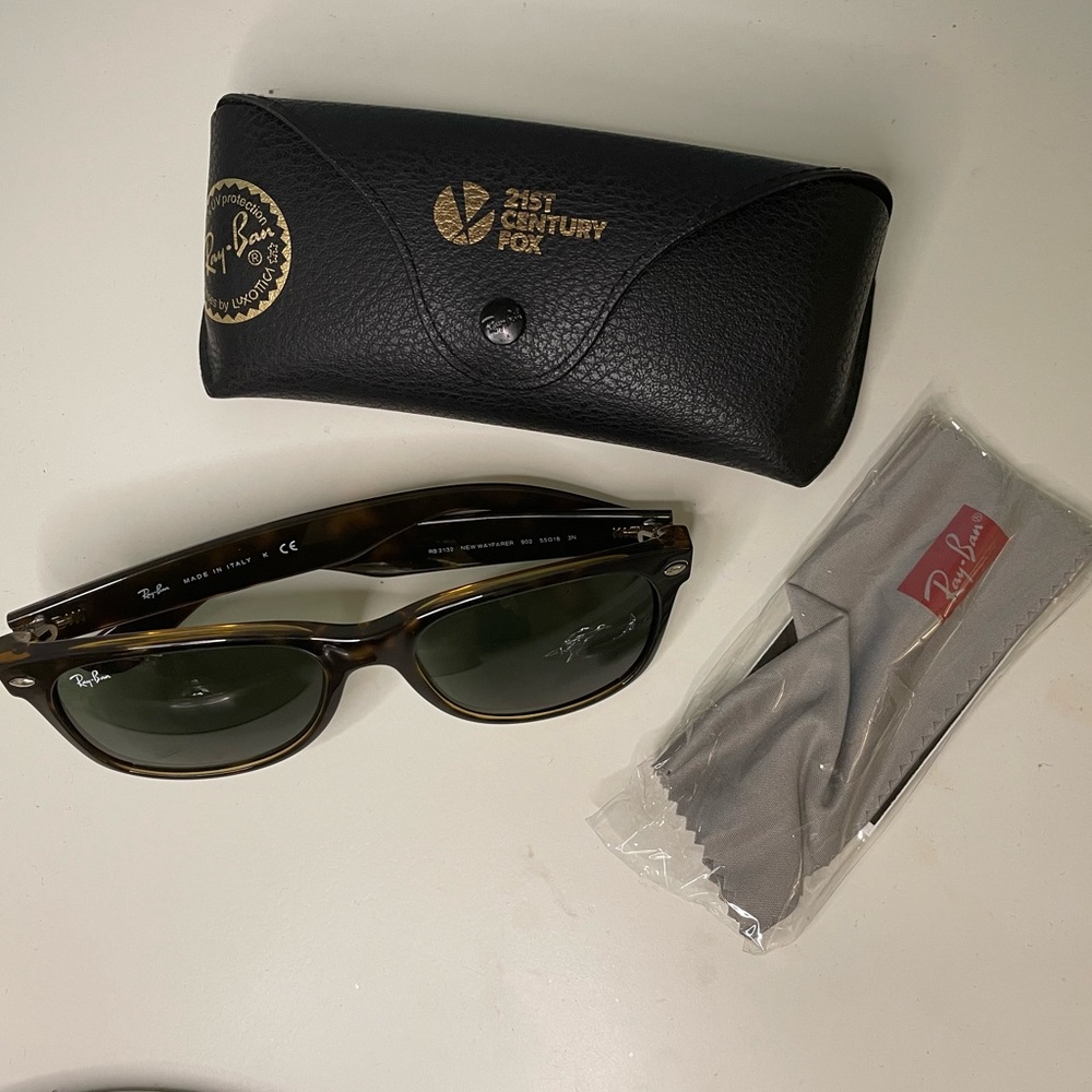 Ray-ban sunglasses with case